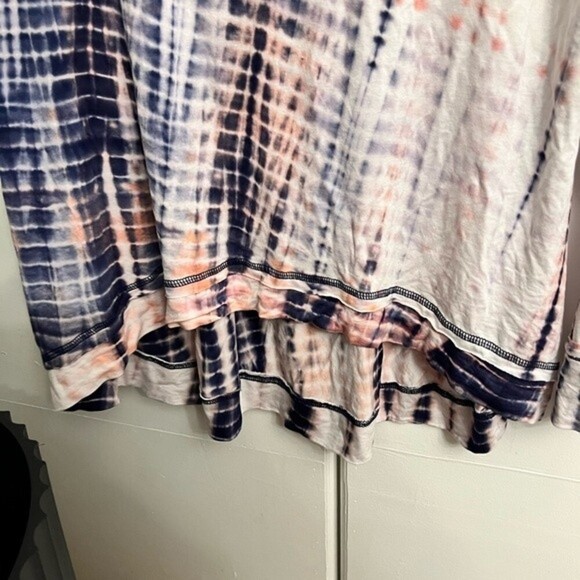 Kelly Rene Tie Dye top - Picture 4 of 5
